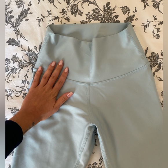 Alo Yoga Airlift chalk blue leggings size XS - Picture 2 of 4